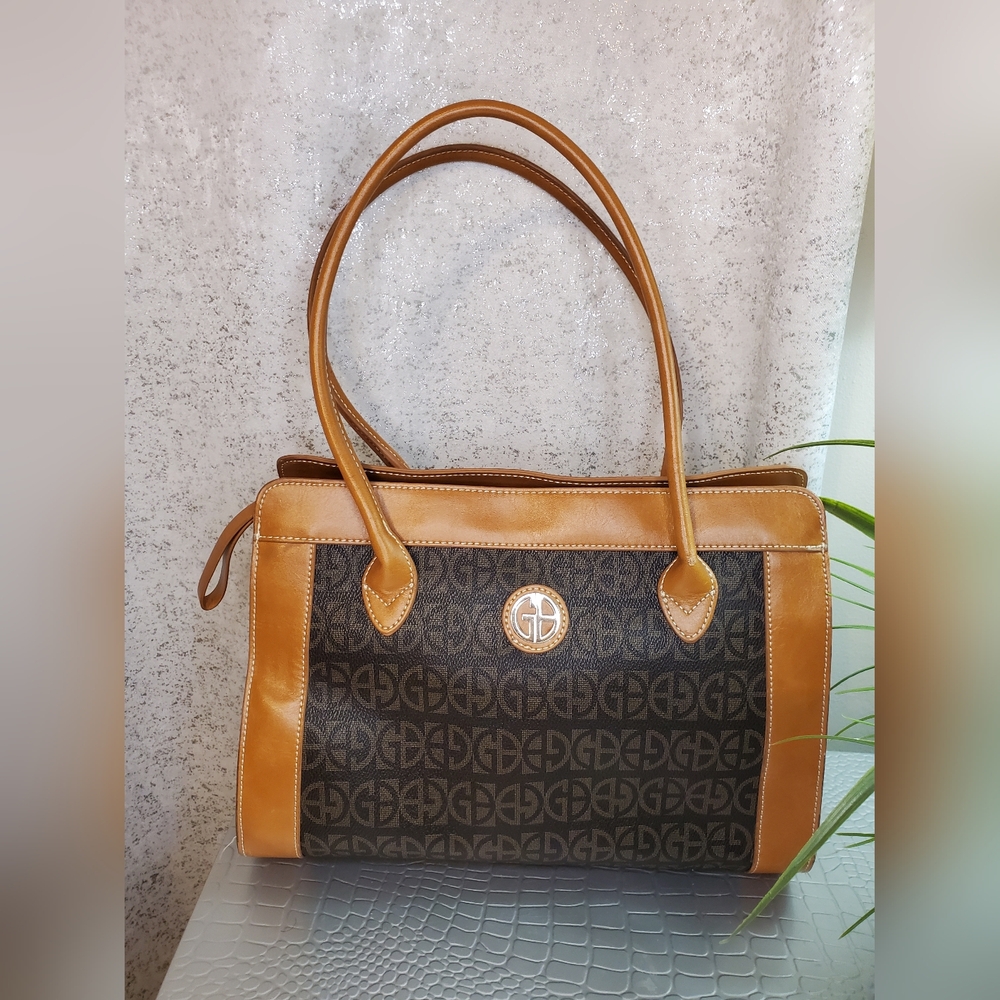 Giani Bernini Signature Browm Faux Leather Large Shoulder bag - Picture 2 of 11